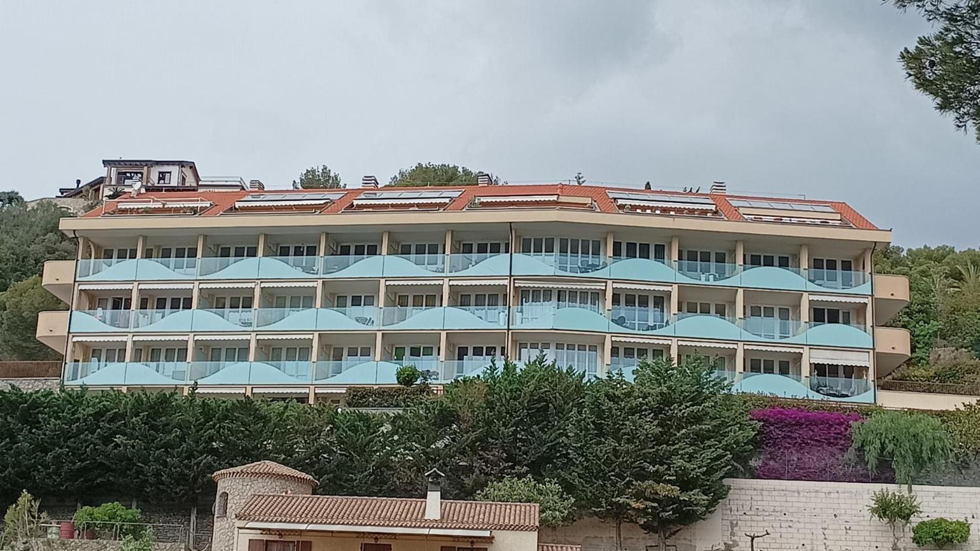 Casa Vacanze Luna 2 Vallecrosia Exteriér fotografie